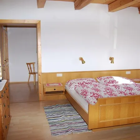 Bauernhof Hatzlhof בית חווה *