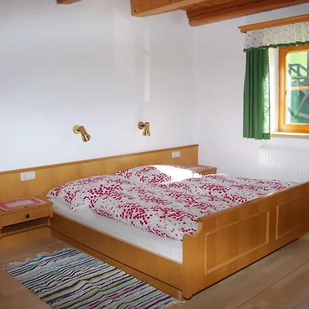 Bauernhof Hatzlhof 农家乐 *